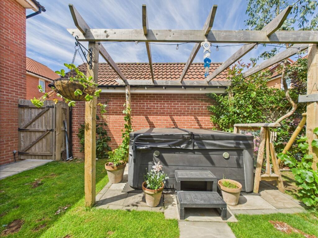 Garden (Hot Tub)