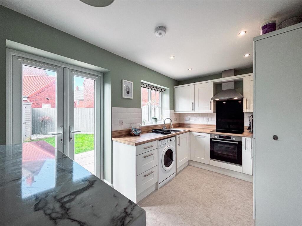 Kitchen 2.jpg
