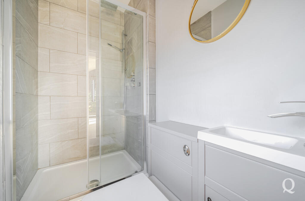 8de93cd0-78ec-440...