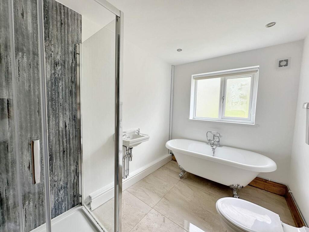 Family Bath &amp; Shower Room