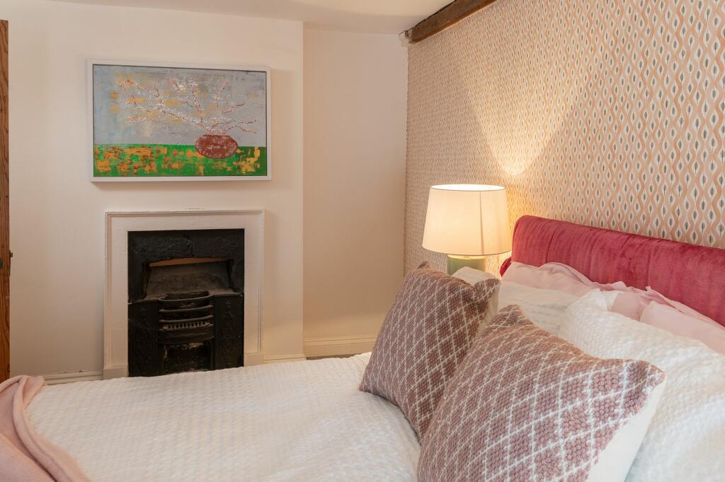 34 Clarence Hill, Dartmouth,  Bedroom 2