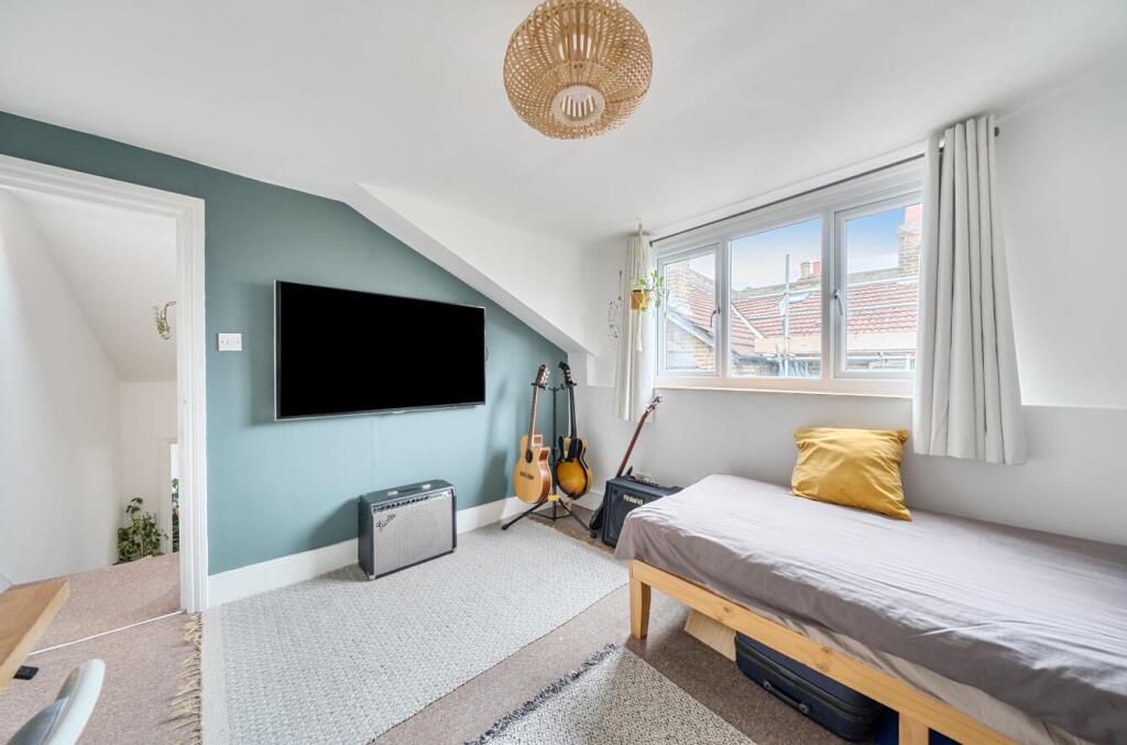 Bedroom 2.jpg