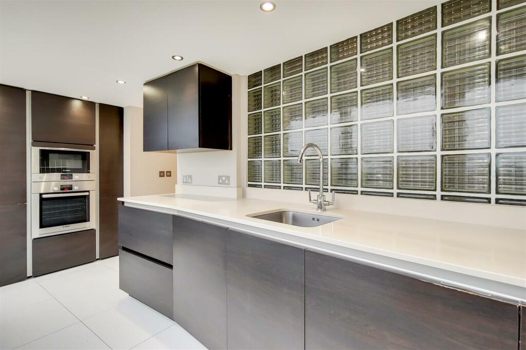 4_Kitchen-0.jpg
