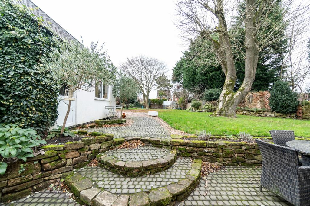 Fully enclosed rear garden