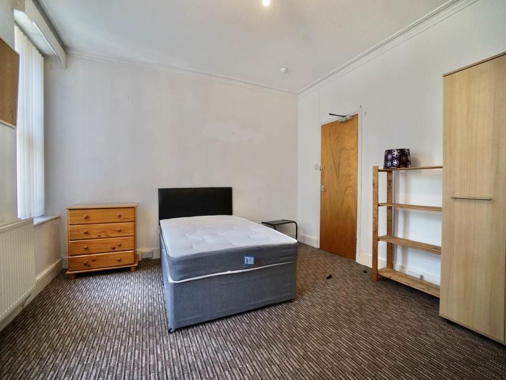 Bed3.jpg