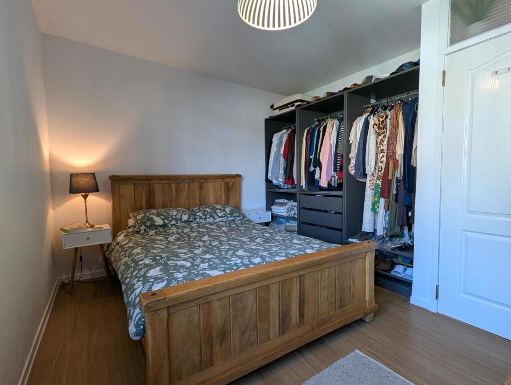 8 Bed 1.jpg