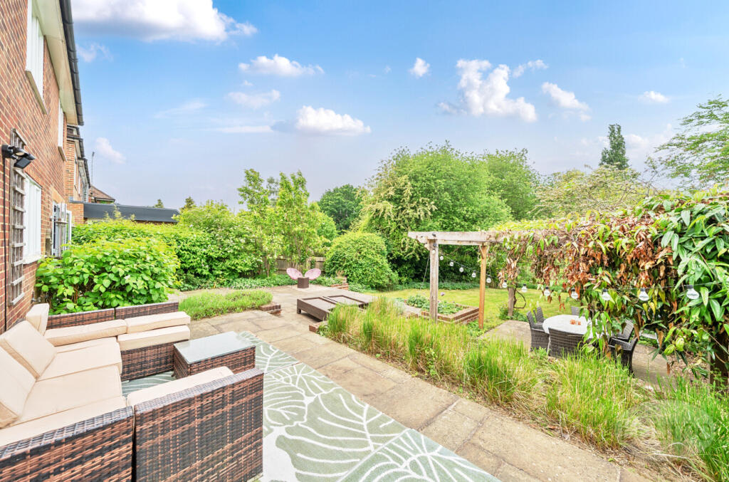 0970190c-9bd9-45a...