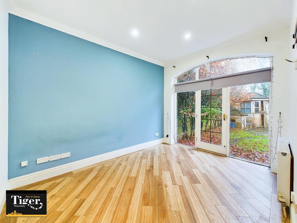 CAM03440G0-PR0242...