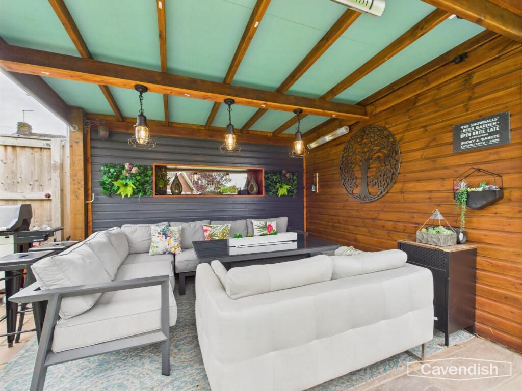 OUTDOOR ENTERTAINING AREA