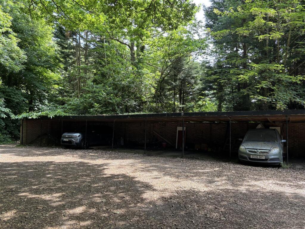 Carport/Garage