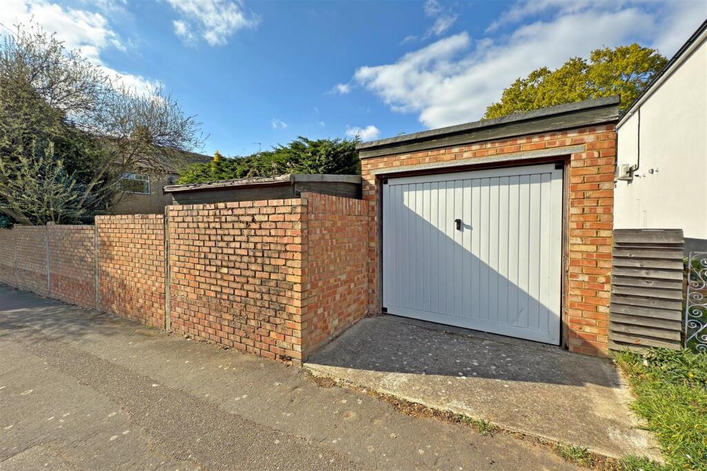 Detached Garage