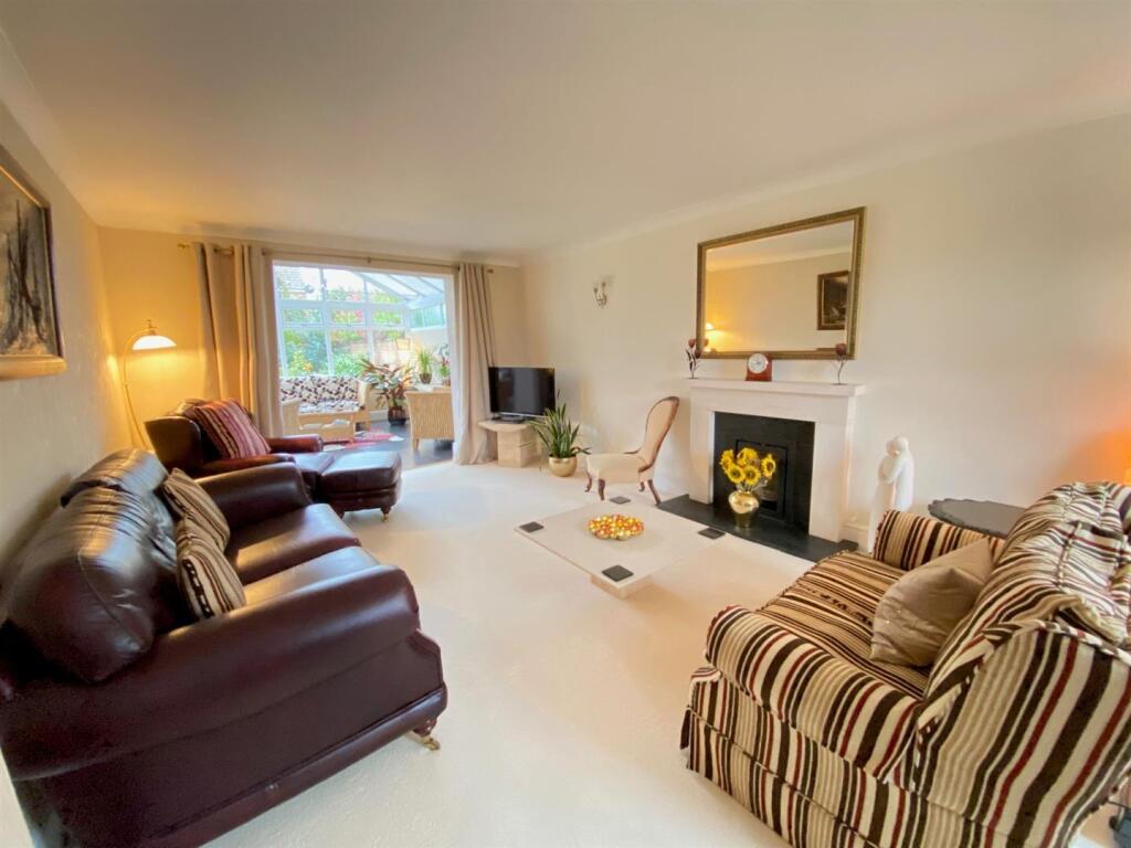 Living Room.jpg