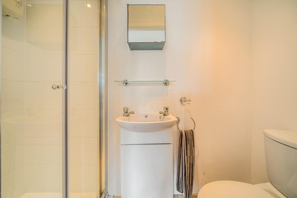 1332665-9-688ca87...