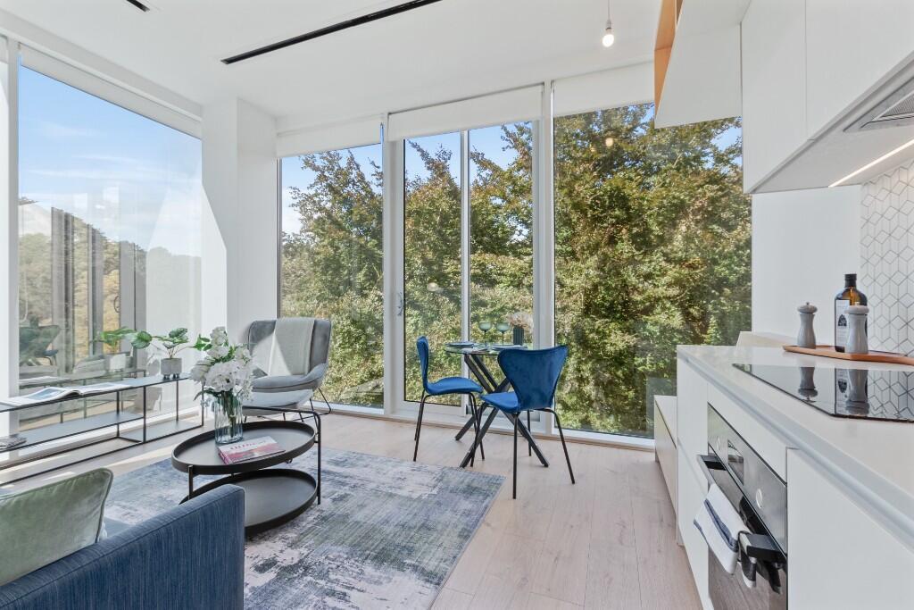 Great West Road, London, TW8