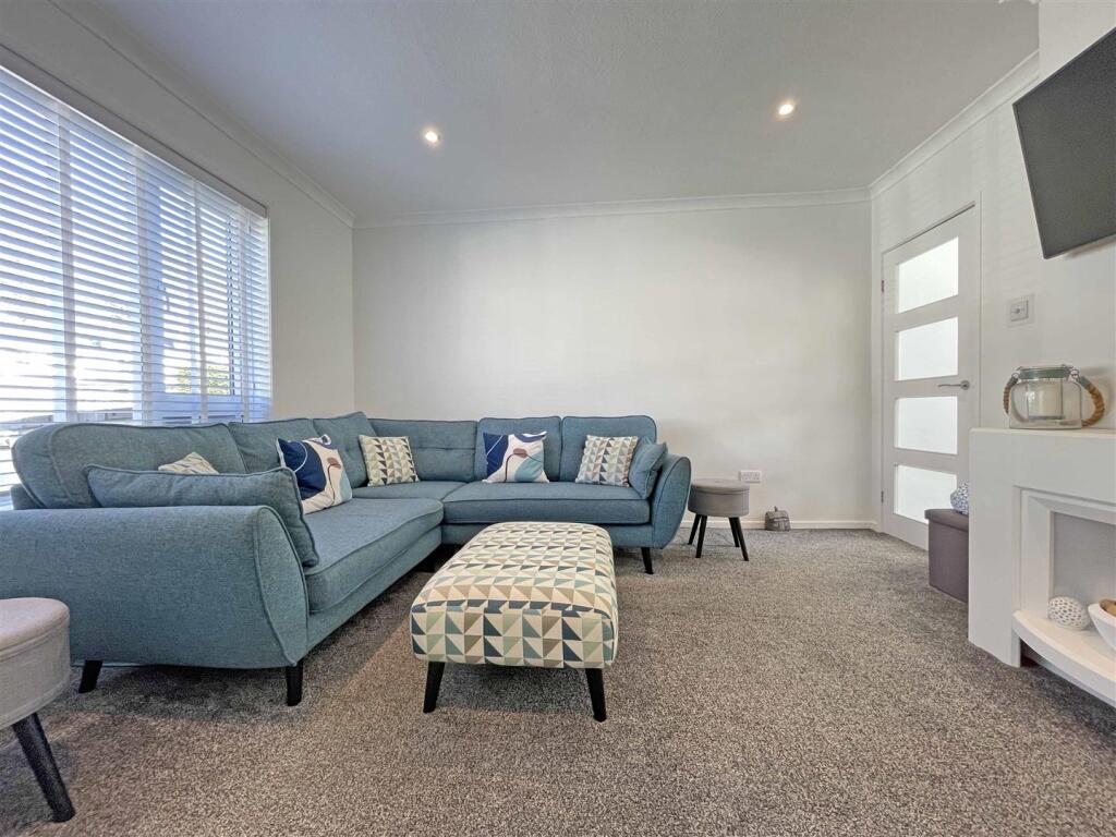 Pike Road 10 - Lounge Side.jpg