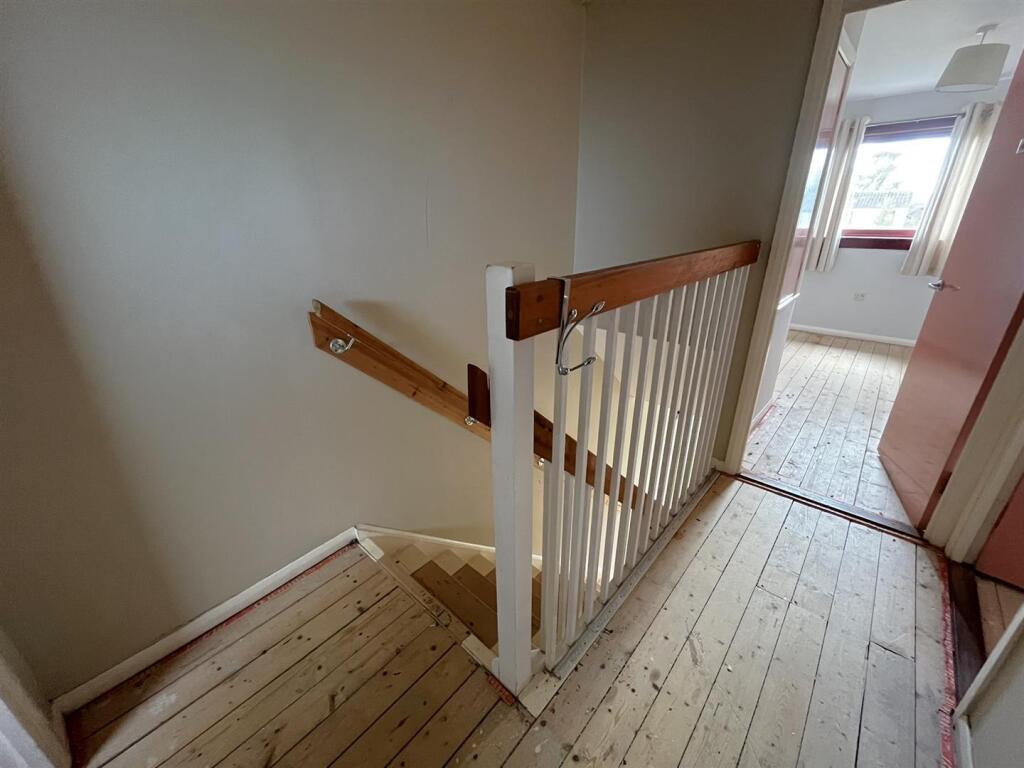 STAIRCASE &amp; LANDING