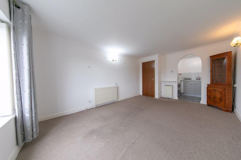 Lounge &amp; kitchen