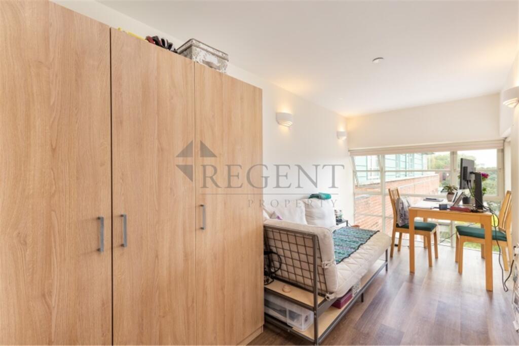 Dining/Living room v