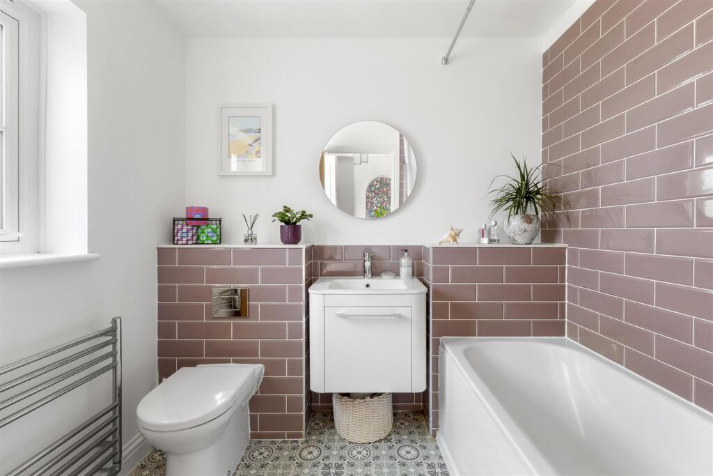 42 Brimmers Hill, HP15 6NP-9.jpg