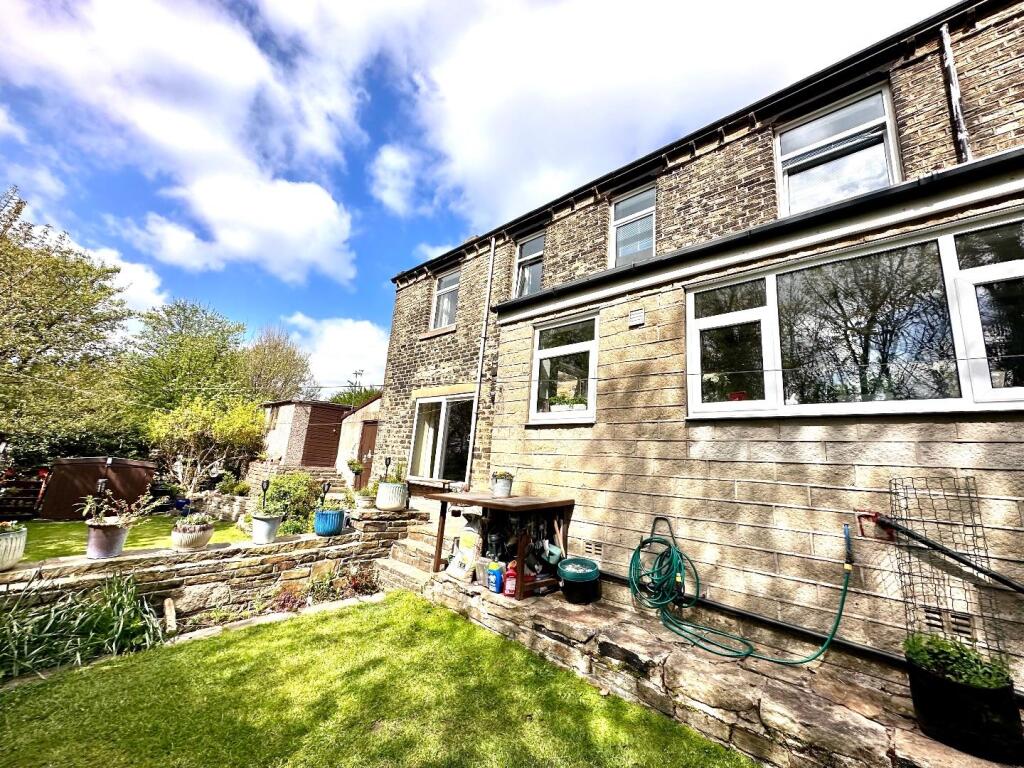 FURTHER EXTERNAL PHOTOS