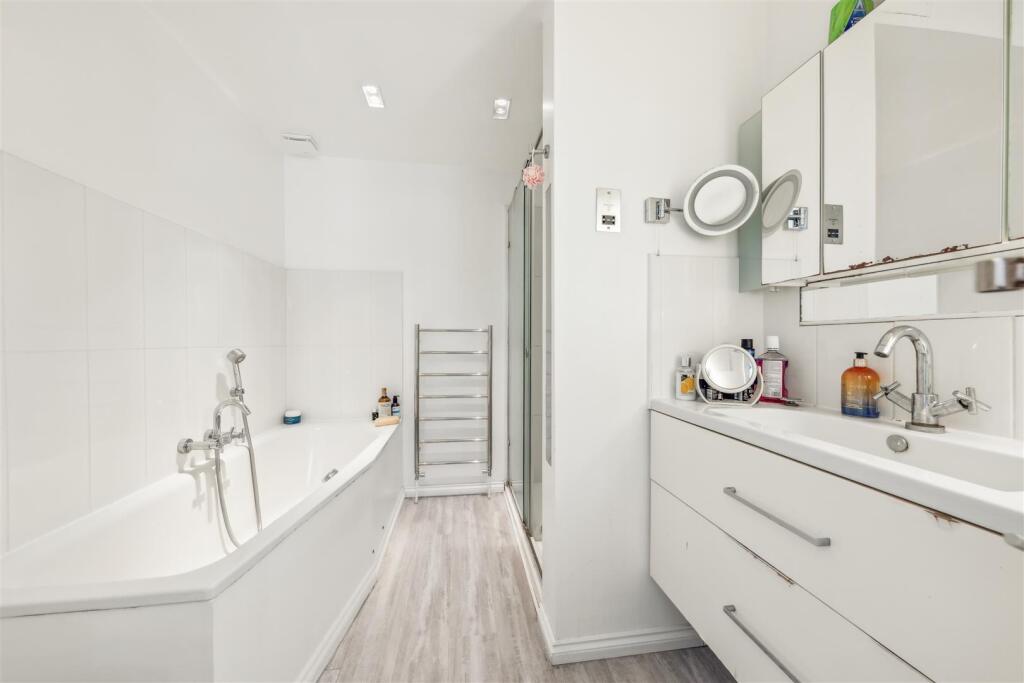 Chiswick High Road, W4