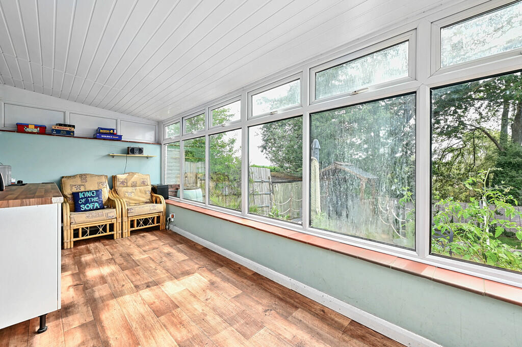 10 Fernhill Close...