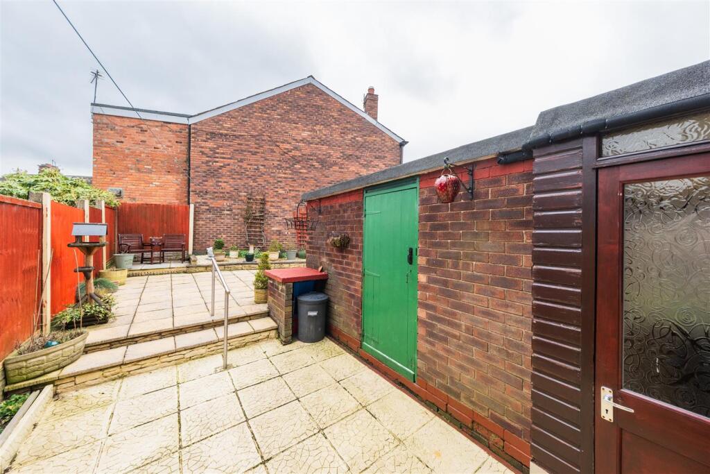 61 Blackcroft Avenue-022.jpg