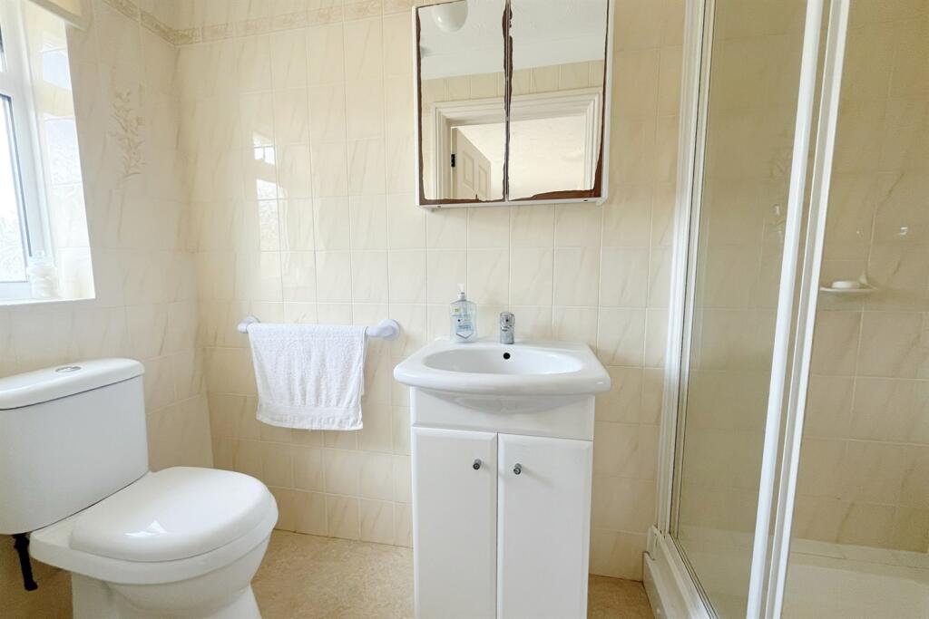 en-suite shower room