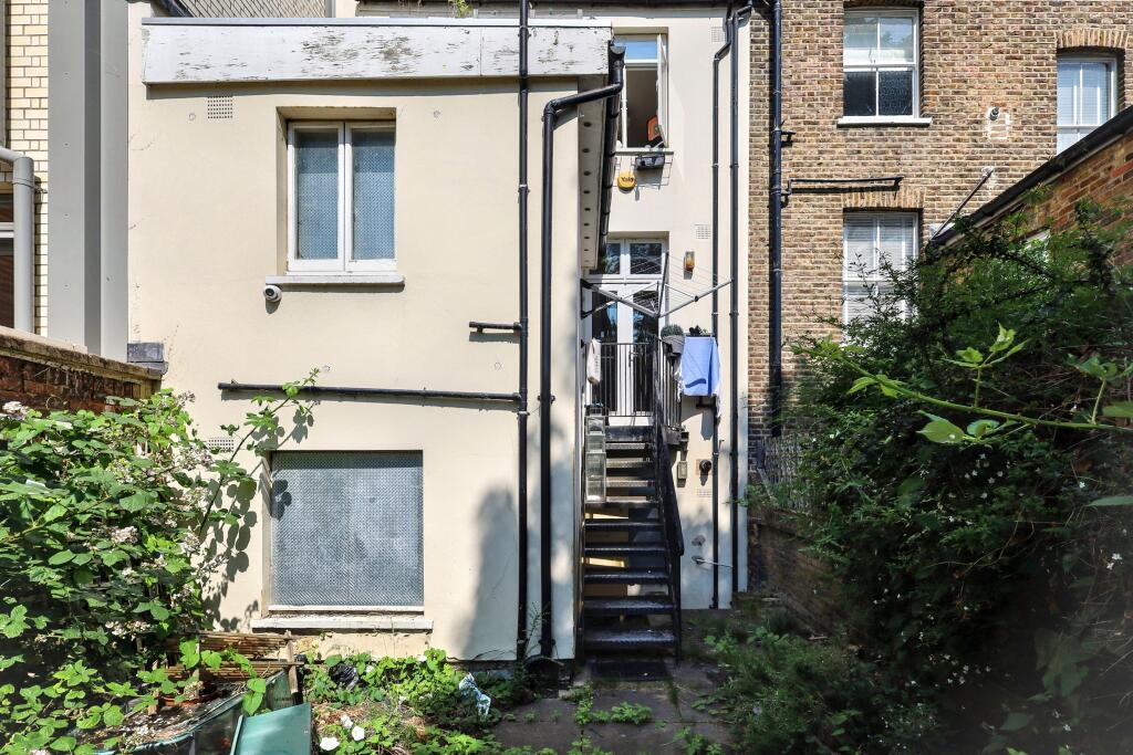 19 Sparsholt Road, Finsbury Park, London N19 4EL