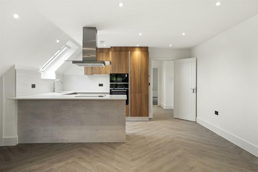 Flat 7 - 7, Sudbury Hill Close  - kC7Tk2CZH4s1QntO