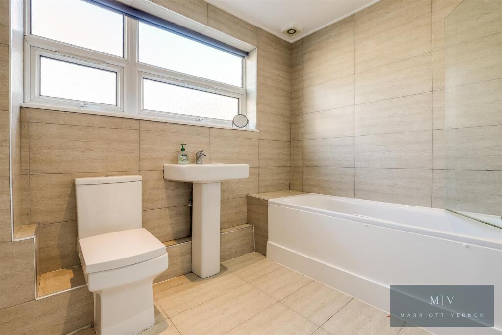 St. Clairs Road 45 MV-3.jpg