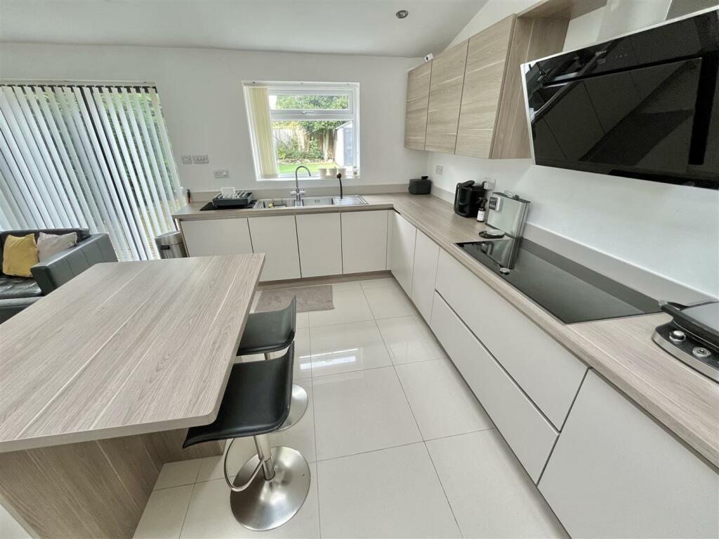 Open Plan Living Dining Kitchen Aspect 7
