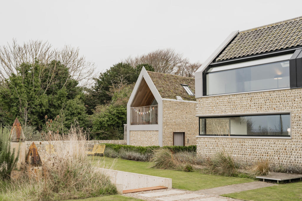 243444 - Seven Whistlers, Salthouse-83.jpg