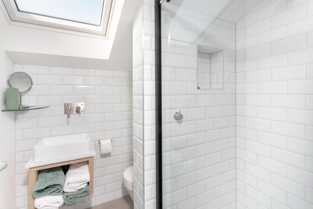 En-suite shower