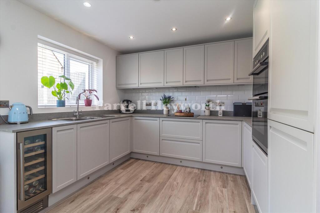 Kitchen Area image 2