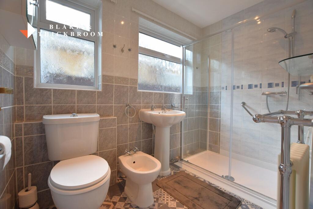 SHOWER ROOM