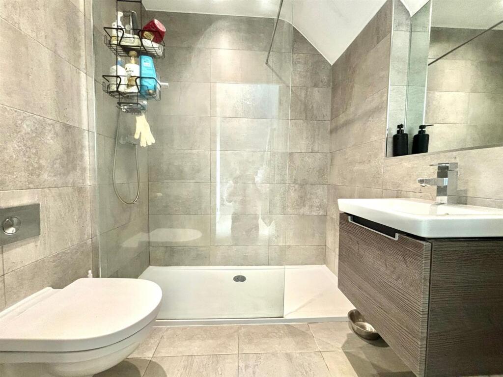 En Suite.jpeg
