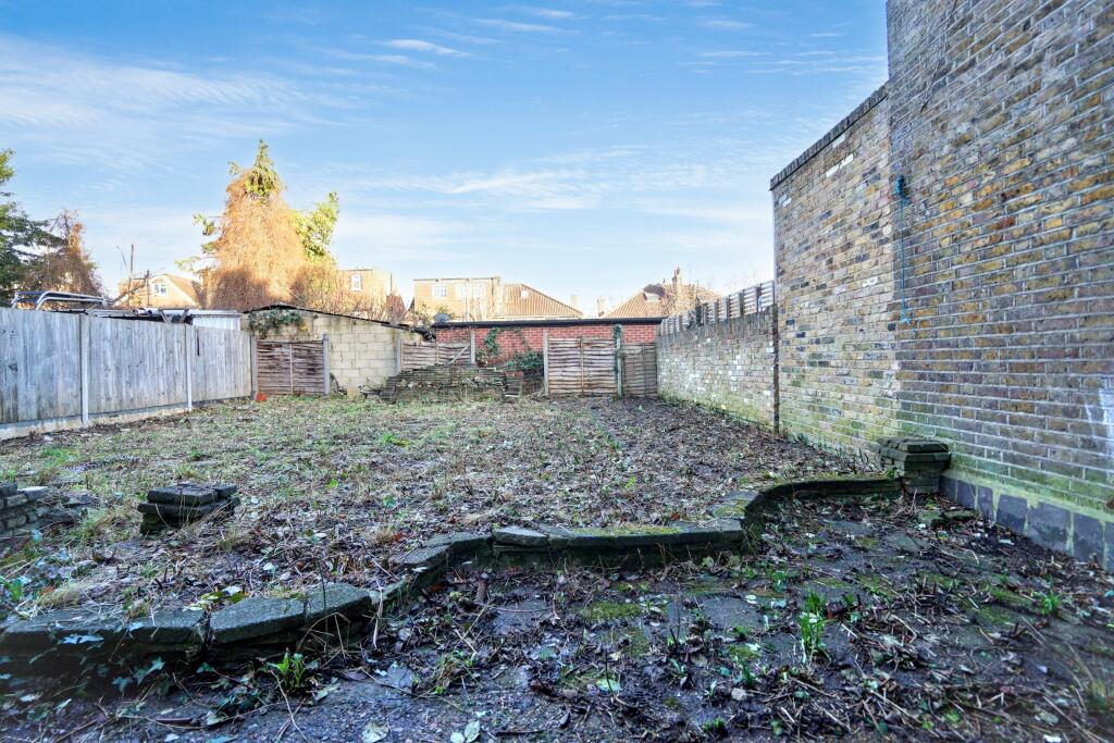 Flat 1, 104 Goldsmith Avenue, Acton, London, W3 6HW