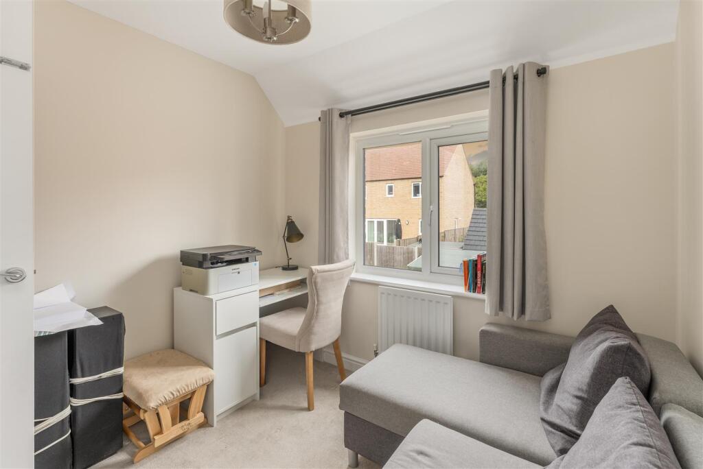 24 Bidwell Road, Banbury-25.jpg