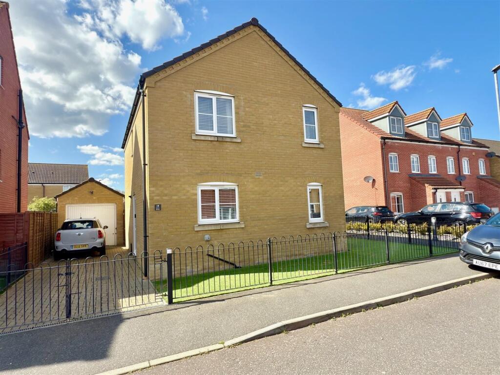 MAIN FRONT GARAGE.jpg