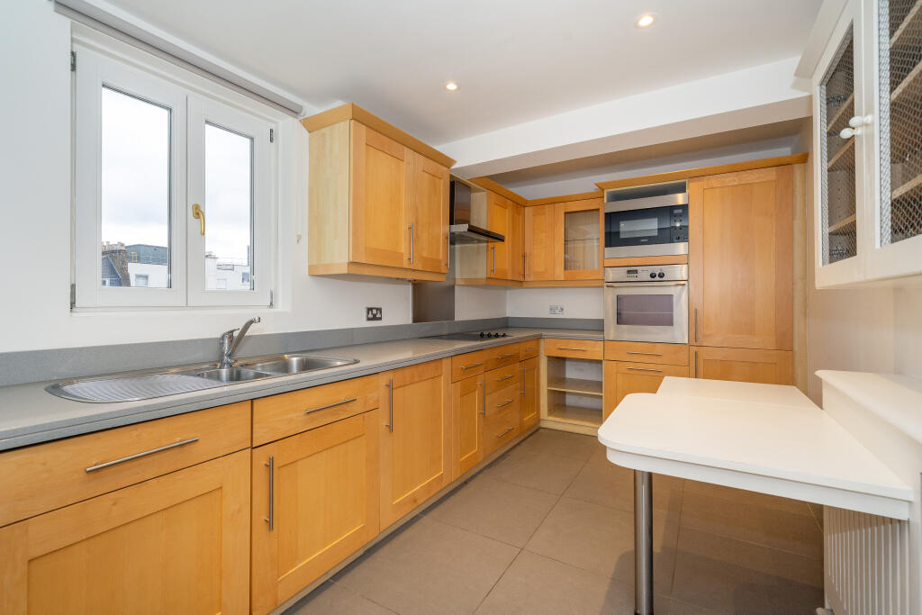 Kitchen / Breakfast Room