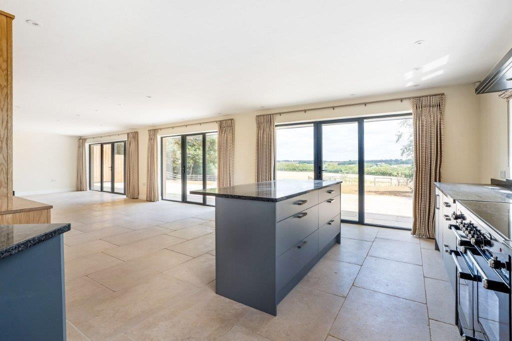 Falconer&#39;s Cottage - Open Plan Sitting Rm, Diner &amp;