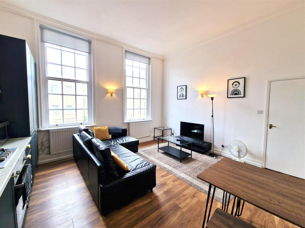 Living room .jpg