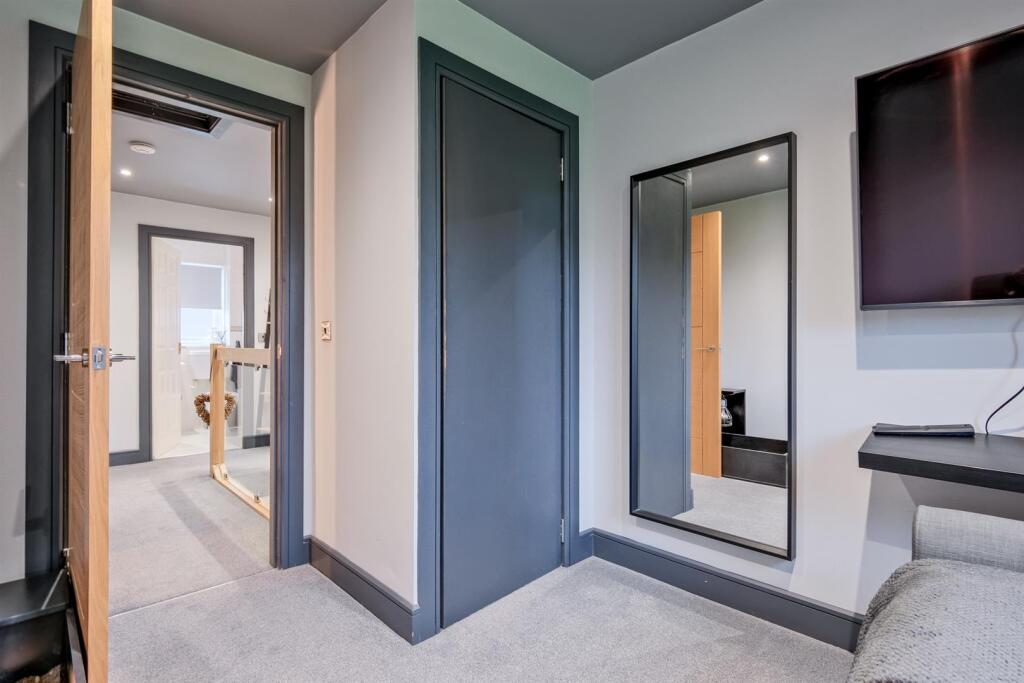 034-32 Kenmore Way, Carluke ML8 5RZ.jpg