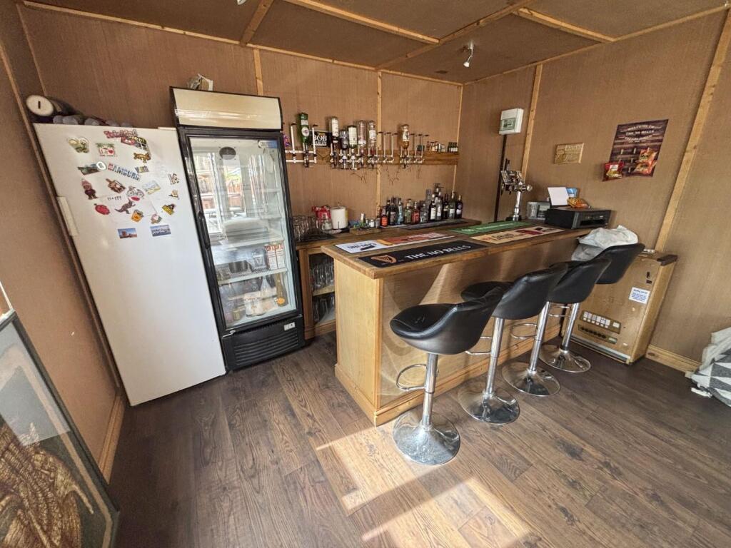 tlc_480b7383-91d7-44fa-8e20-f8b4eca89de7_b8712b8.j