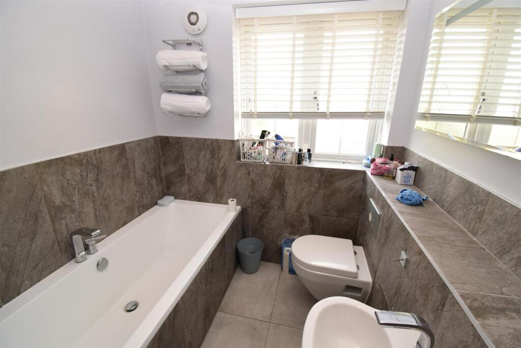 Bath/Shower Room