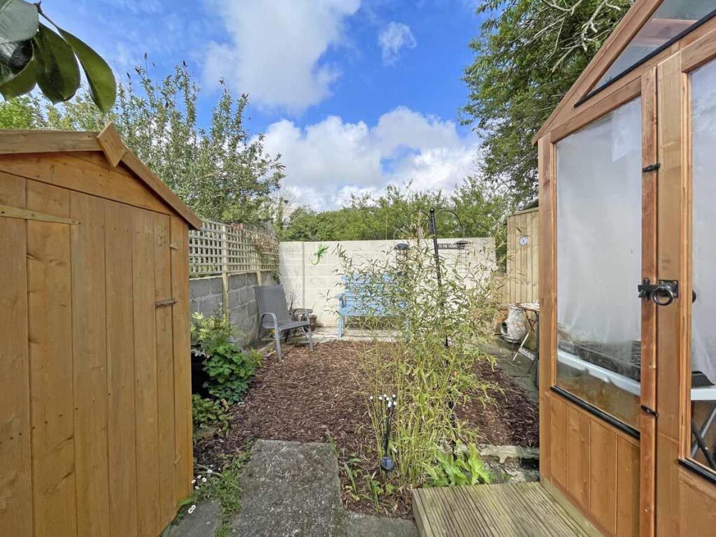 Vicarage Gardens 11 - New Garden 5...jpg