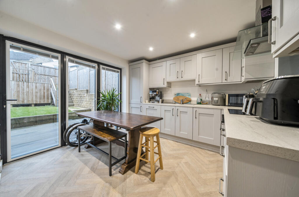 1364864-15-68ed35...