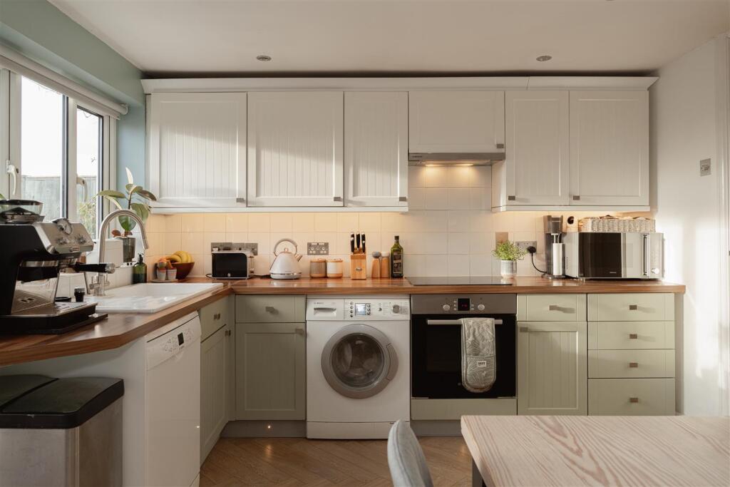 New North Road, Reigate