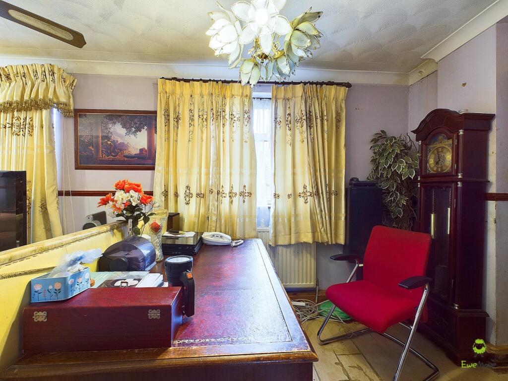 CAM04399G0-PR0023-STILL011